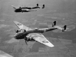 Britische Bomber des Typs Handley Page Hampden © IWM (CH 3478)