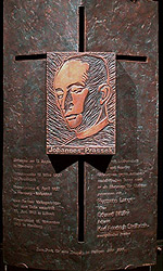 Bronzetafel zum Gedenken an die vier Lübecker Märtyrer